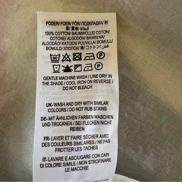 Boden full skirt. Absolutely loved it but need to size up! - Picture 10 of 13